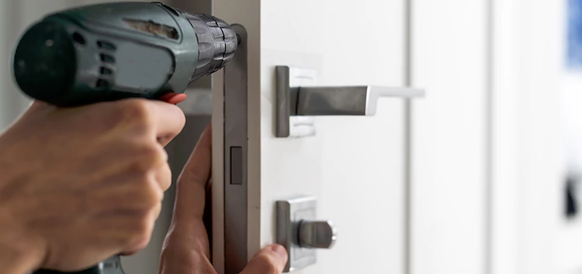 Locksmith For Lock Replacement Near Me in Stapleton, NY