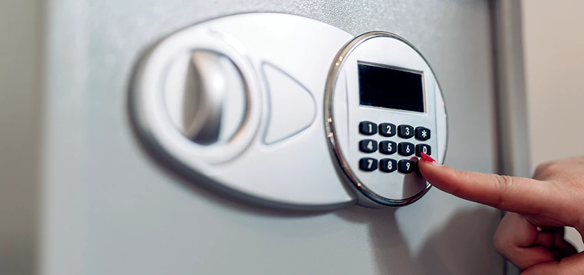 Jewelry Safe Cracking in Stapleton, NY