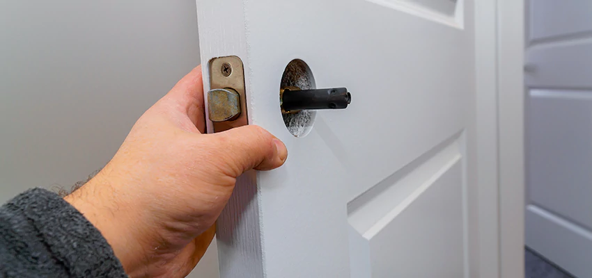 Nighttime Locksmith For Lock Repair in Stapleton, New York