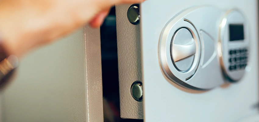 Fingerprint Safe Openers in Stapleton, NY