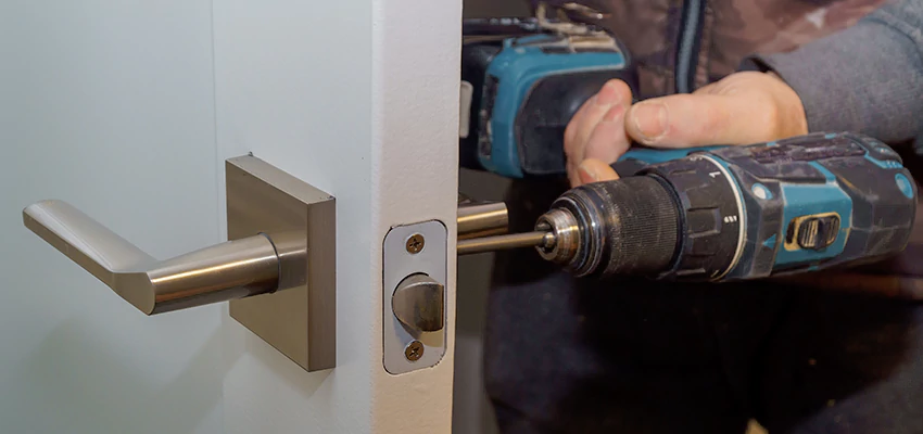 Broken Door Handle Lock Repair in Stapleton, New York