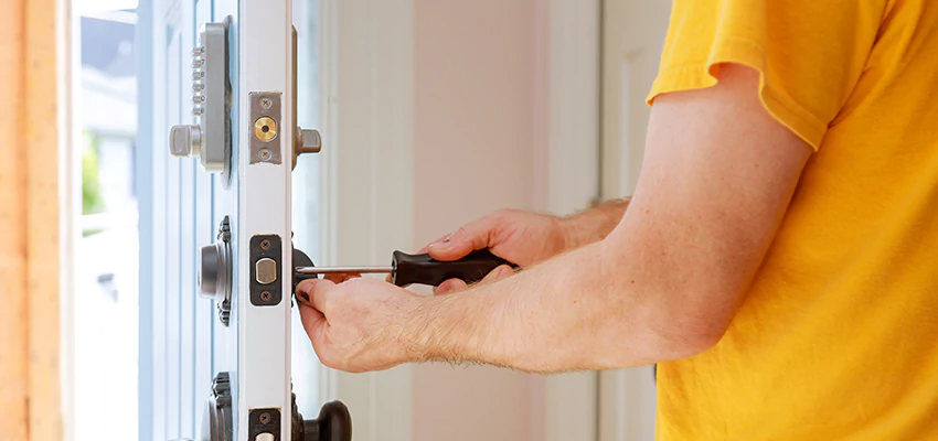 Eviction Locksmith For Key Fob Replacement Services in Stapleton, NY