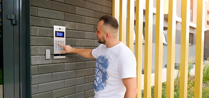 Locksmith Company For Smart Lock System Installation in Stapleton, New York
